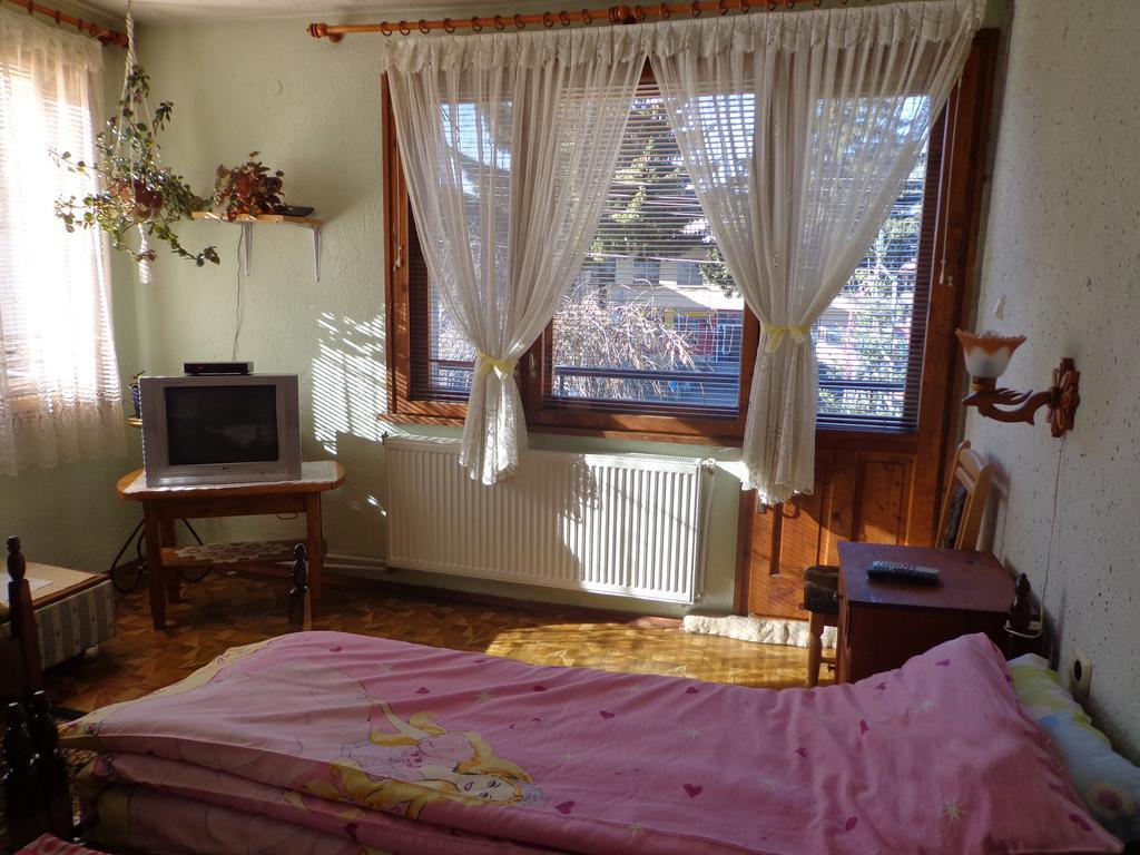 Family Hotel Ecorelax Madzhare ภายนอก รูปภาพ